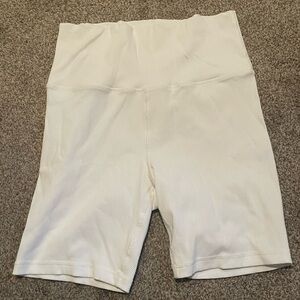 OFFLINE by AERIE - white, ribbed biker shorts, size L